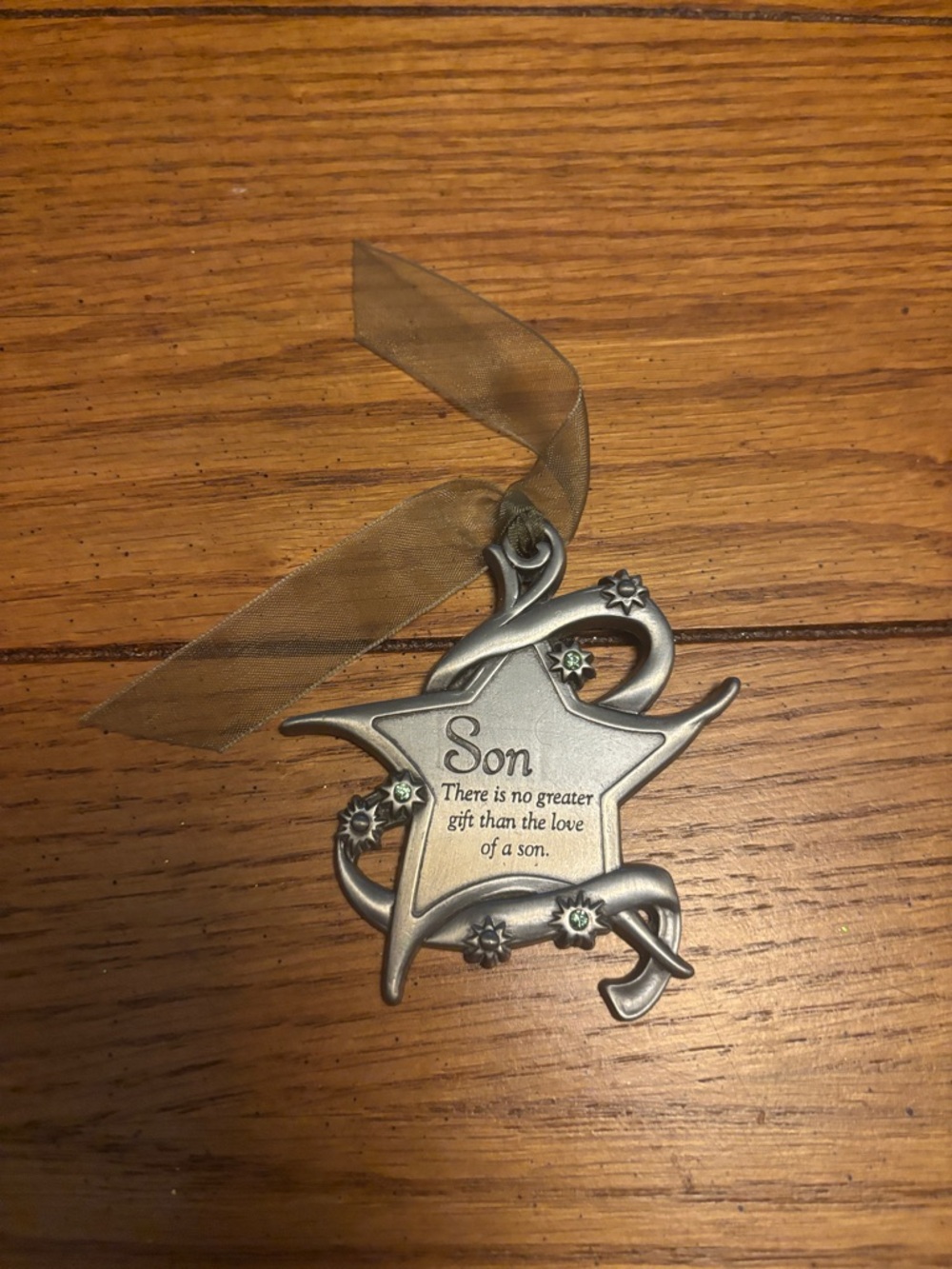 Star-Shaped 'Son' Ornament in Pewter Tone